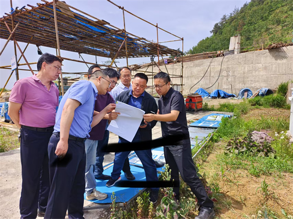 5月7日，洪董，余总陪同王小东副县长一行调研湖田山景区项目.jpg